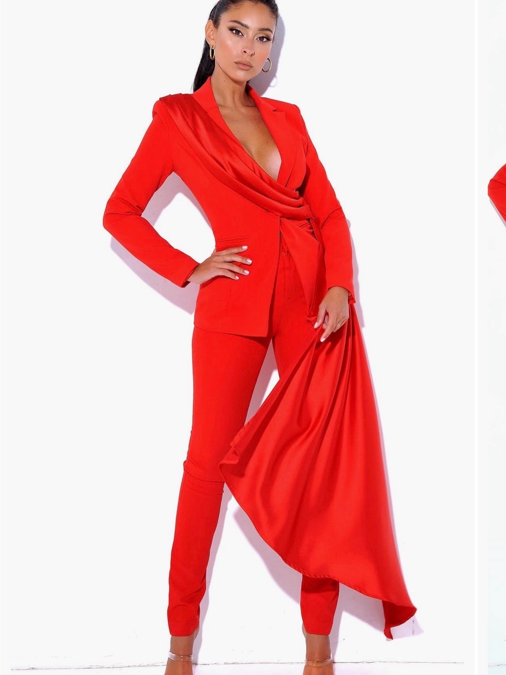 Miss Circle suit